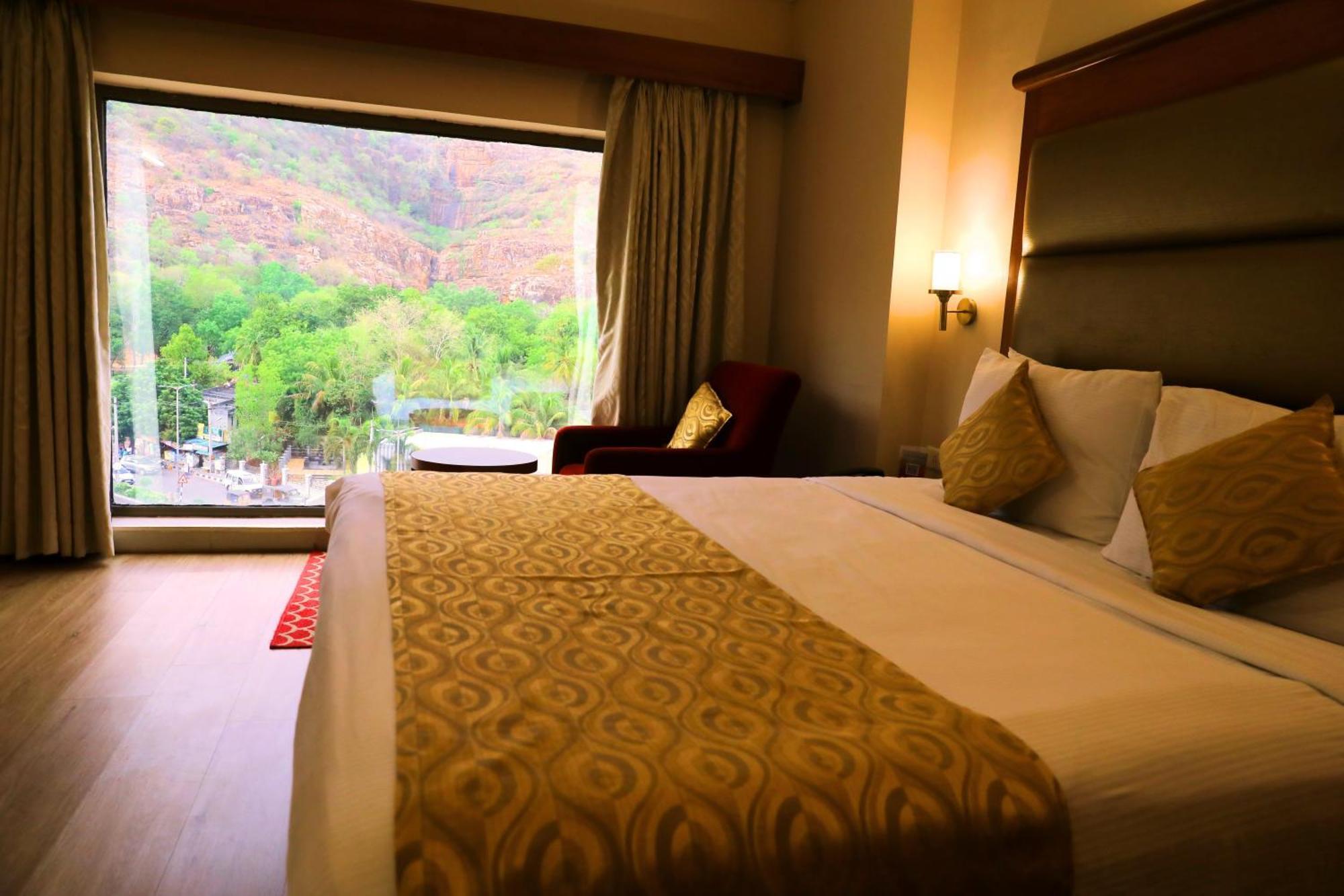 Raj Park- Hill View Hotel Tirupati Exterior photo