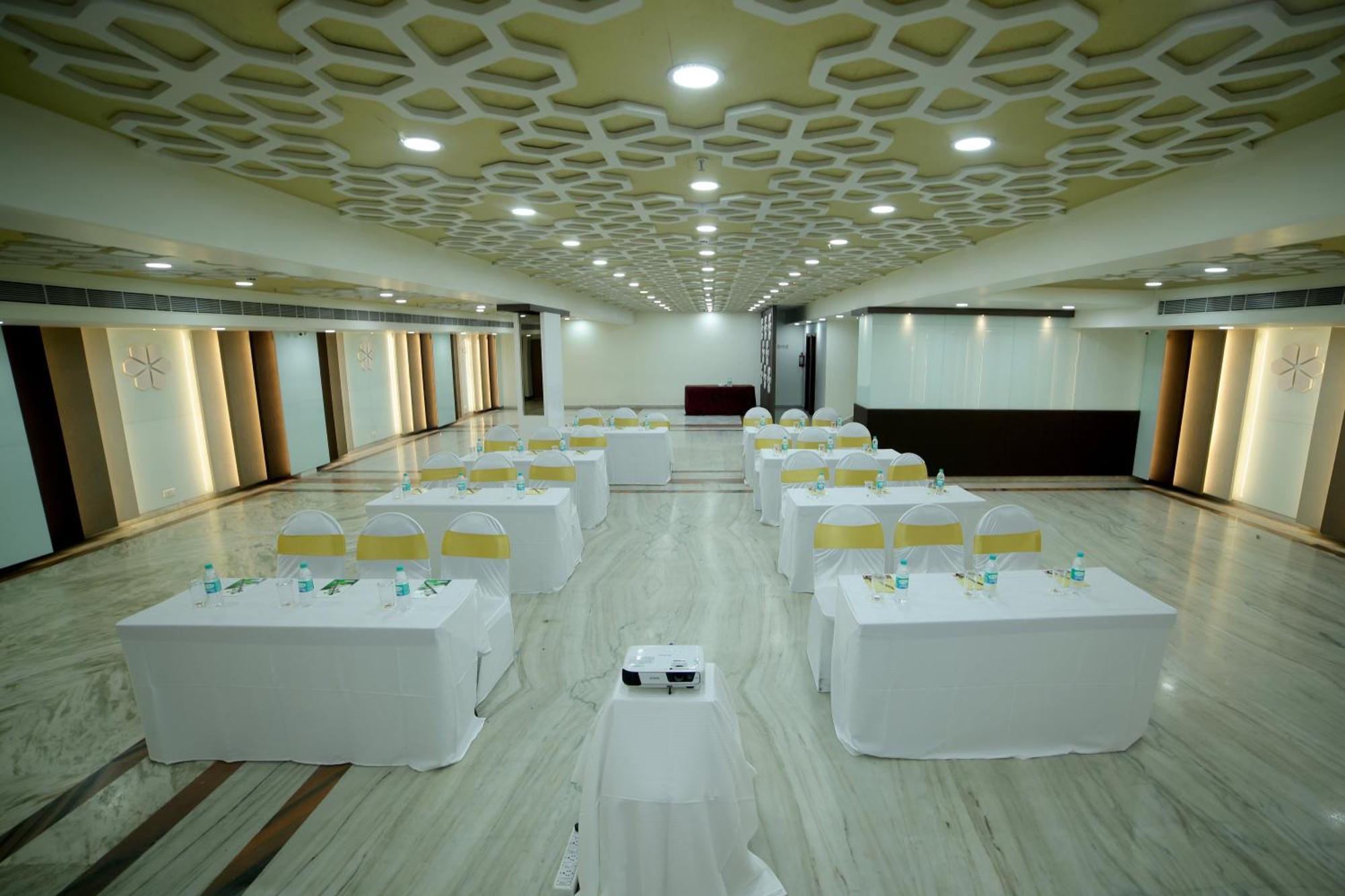 Raj Park- Hill View Hotel Tirupati Exterior photo